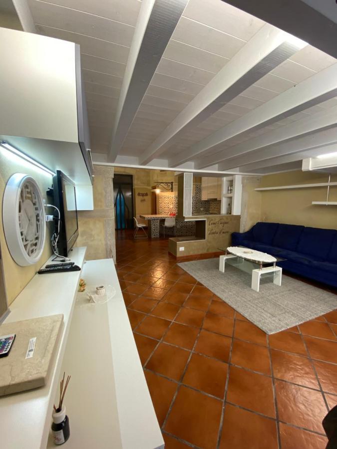 Dimora In Centro Bed & Breakfast Трани Екстериор снимка